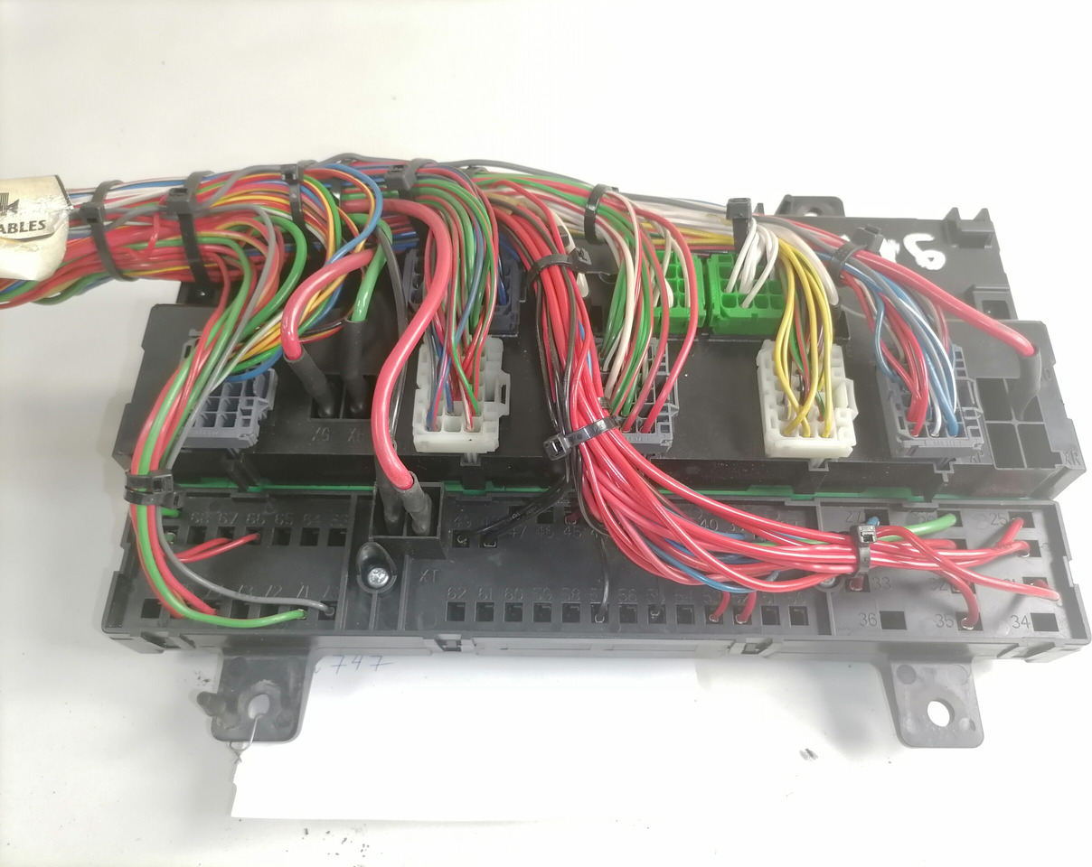 Volvo Central electric unit 20429914 - Fusible para Camión: foto 3 Volvo Central electric unit 20429914 - Fusible para Camión: foto 3