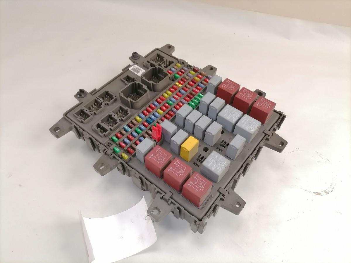 Volvo Central electric unit 5010590677 - Fusible para Camión: foto 2 Volvo Central electric unit 5010590677 - Fusible para Camión: foto 2