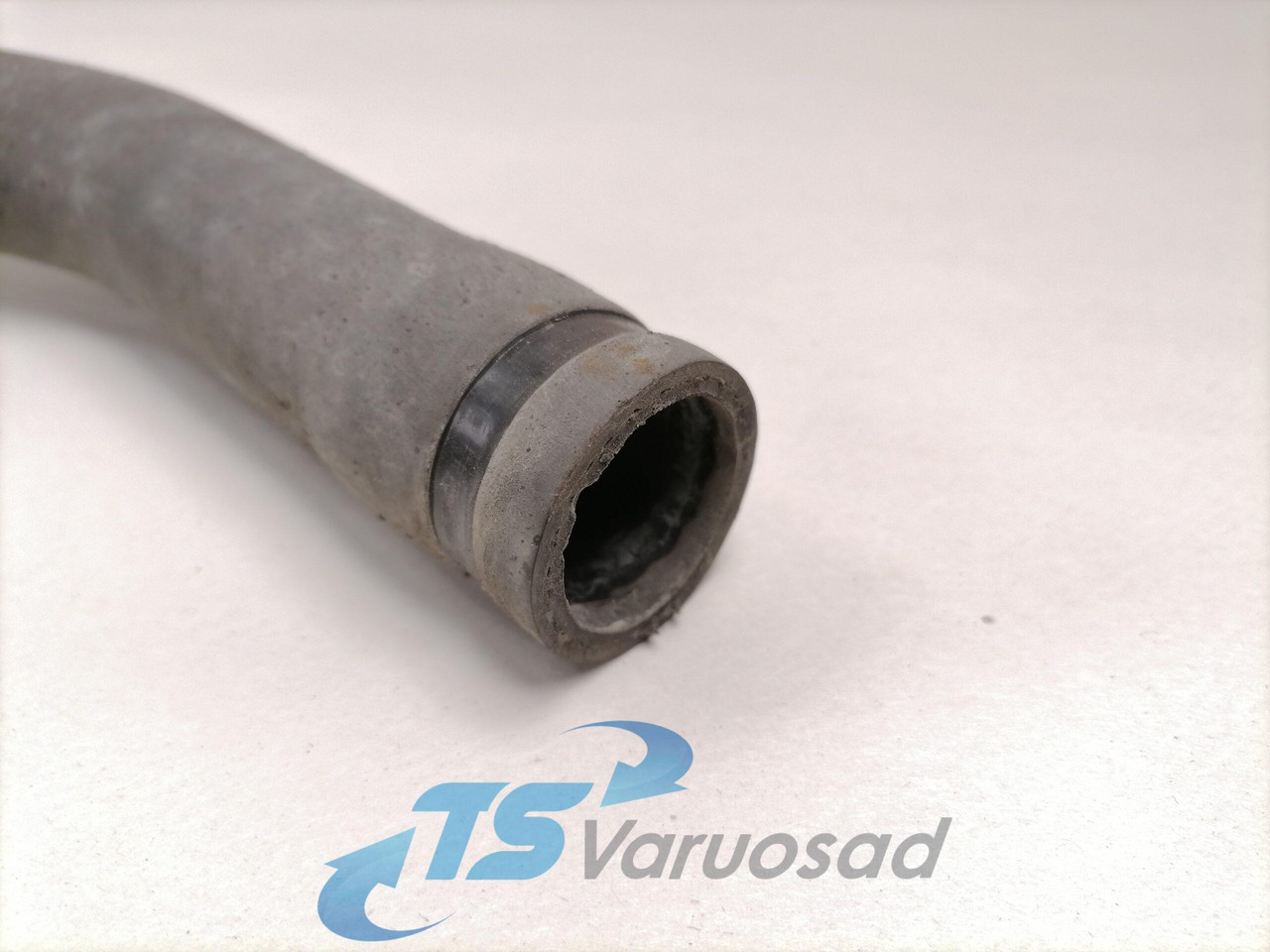 Volvo Cooling pipe 21242536 - Sistema de refrigeración para Camión: foto 4 Volvo Cooling pipe 21242536 - Sistema de refrigeración para Camión: foto 4