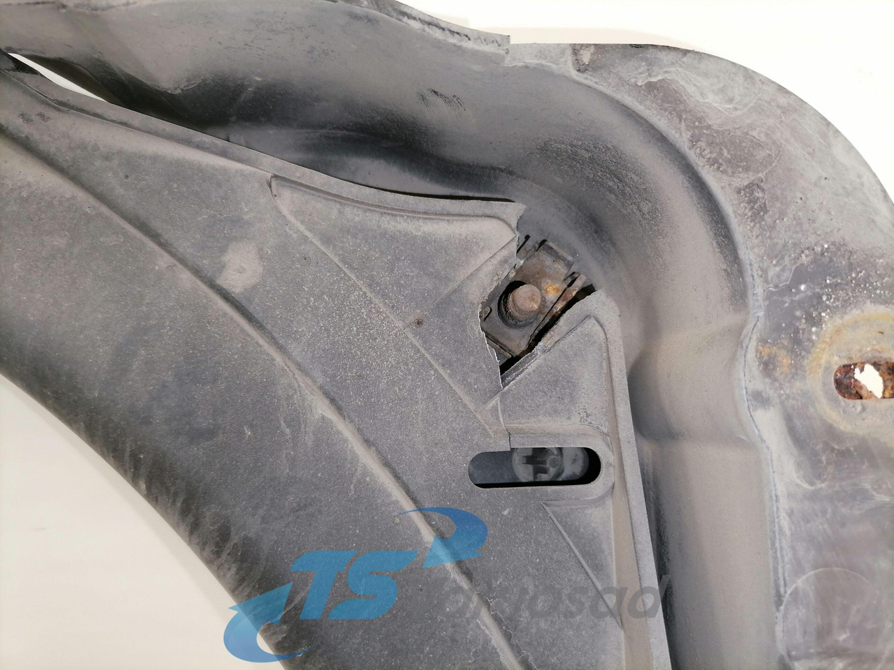 Volvo Fan shroud 20869865 - Radiador para Camión: foto 3 Volvo Fan shroud 20869865 - Radiador para Camión: foto 3