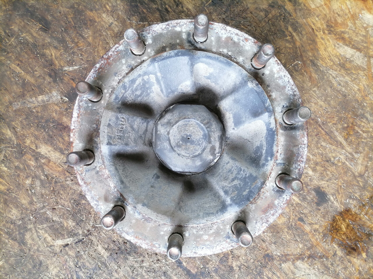 Volvo First wheel hub 21022433 - Cubo para Camión: foto 4 Volvo First wheel hub 21022433 - Cubo para Camión: foto 4