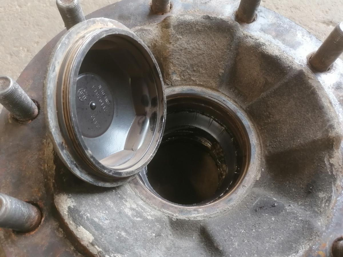 Volvo First wheel hub 21102564 - Cubo para Camión: foto 4 Volvo First wheel hub 21102564 - Cubo para Camión: foto 4