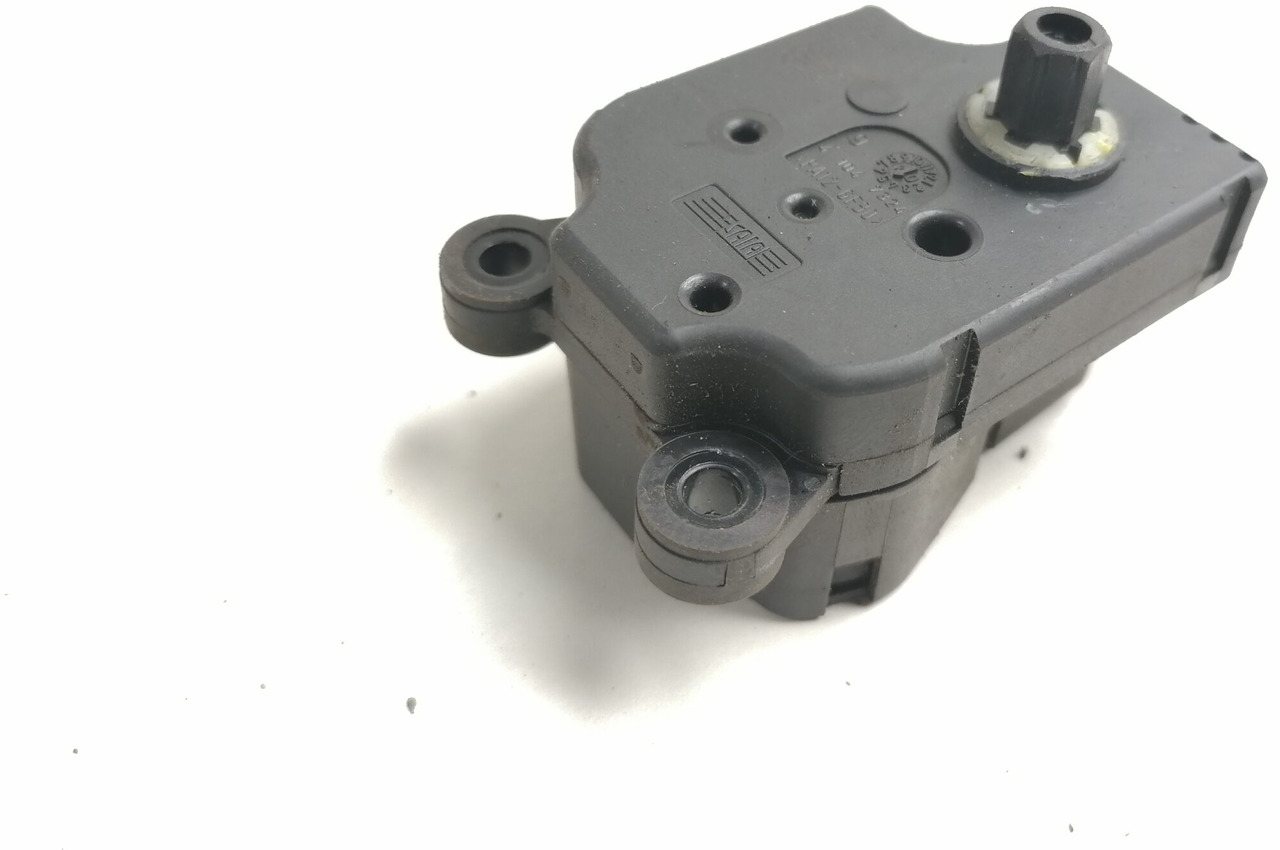 Volvo Interior heating damper position regulator 20443812 - Pieza universal para Camión: foto 3 Volvo Interior heating damper position regulator 20443812 - Pieza universal para Camión: foto 3