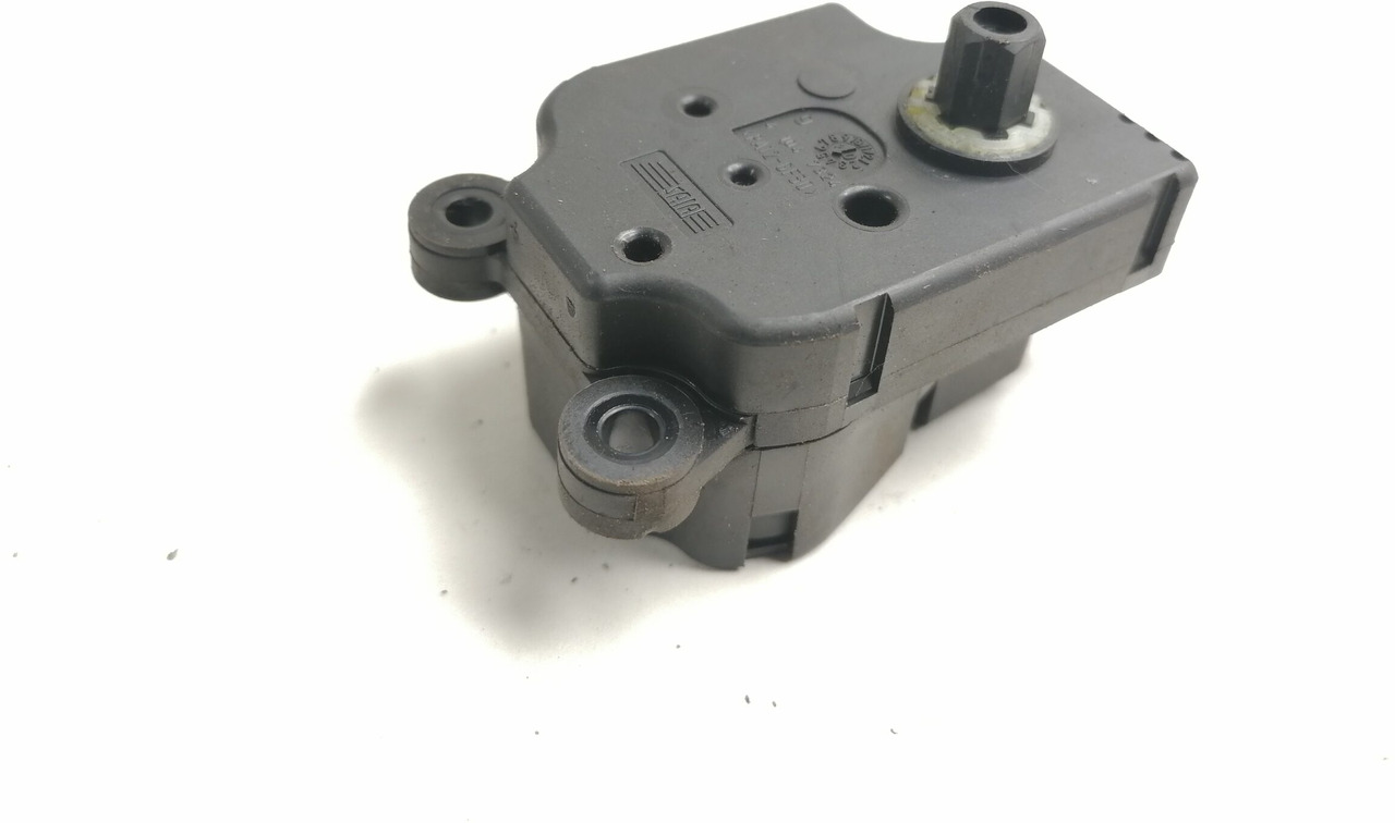 Volvo Interior heating damper position regulator 20443812 - Pieza universal para Camión: foto 3 Volvo Interior heating damper position regulator 20443812 - Pieza universal para Camión: foto 3