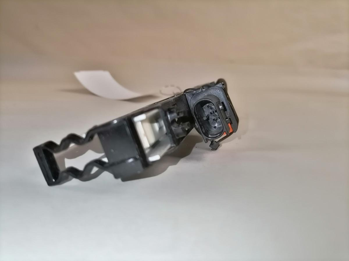 Volvo Kabiini reklaamvalgusti 82329165 - Luz/ Iluminación para Camión: foto 5 Volvo Kabiini reklaamvalgusti 82329165 - Luz/ Iluminación para Camión: foto 5