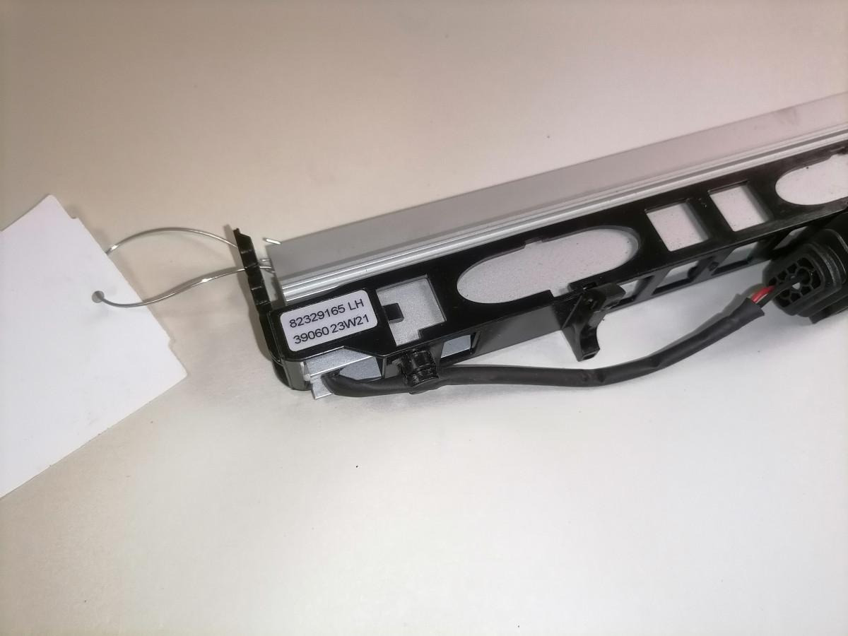 Volvo Kabiini reklaamvalgusti 82329165 - Luz/ Iluminación para Camión: foto 3 Volvo Kabiini reklaamvalgusti 82329165 - Luz/ Iluminación para Camión: foto 3