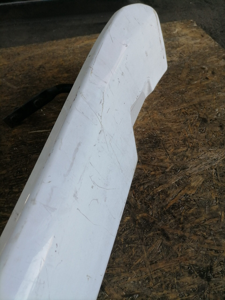 Volvo Kabiini tuulesuunaja, ülemine parem 3981728 - Aerodinámica/ Spoiler para Camión: foto 4 Volvo Kabiini tuulesuunaja, ülemine parem 3981728 - Aerodinámica/ Spoiler para Camión: foto 4