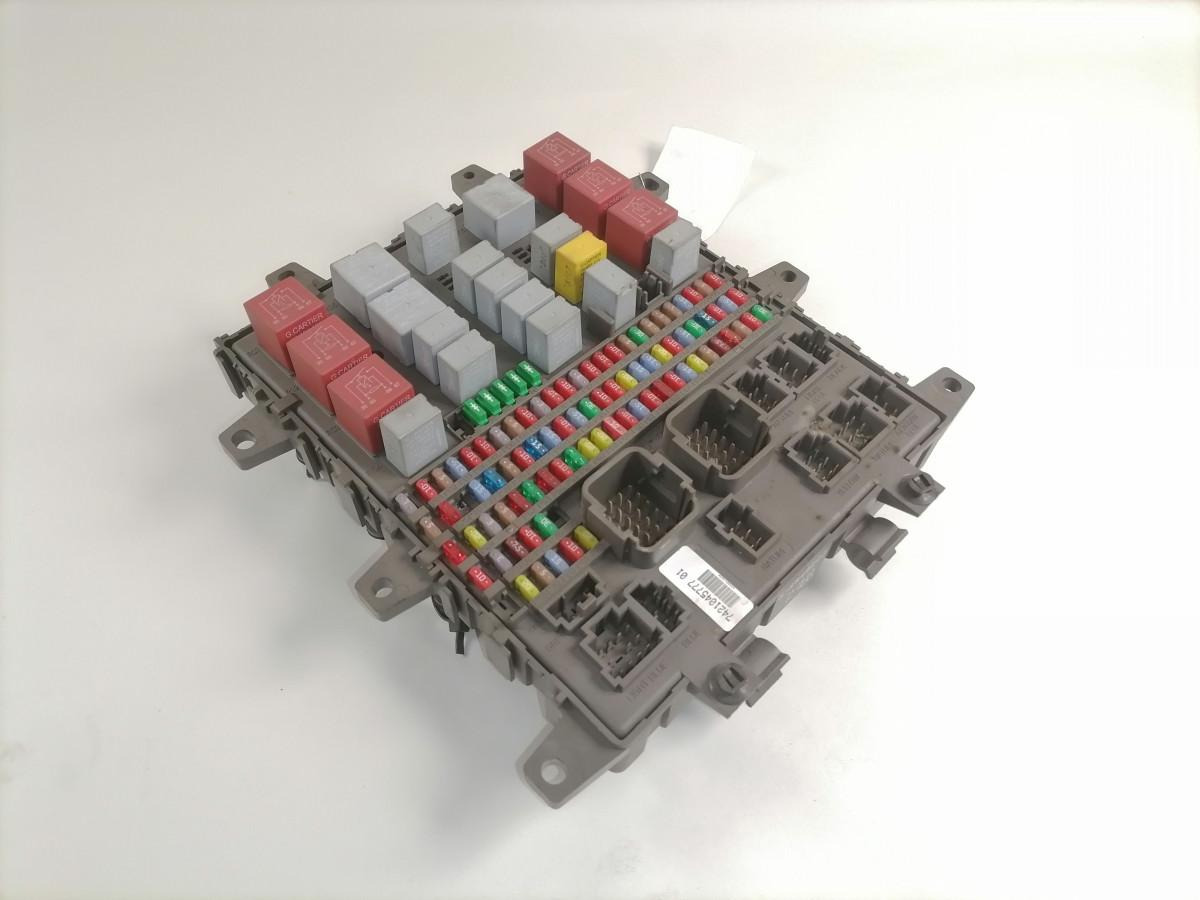 Volvo Kaitsmepaneel 7421045777 - Fusible para Camión: foto 2 Volvo Kaitsmepaneel 7421045777 - Fusible para Camión: foto 2