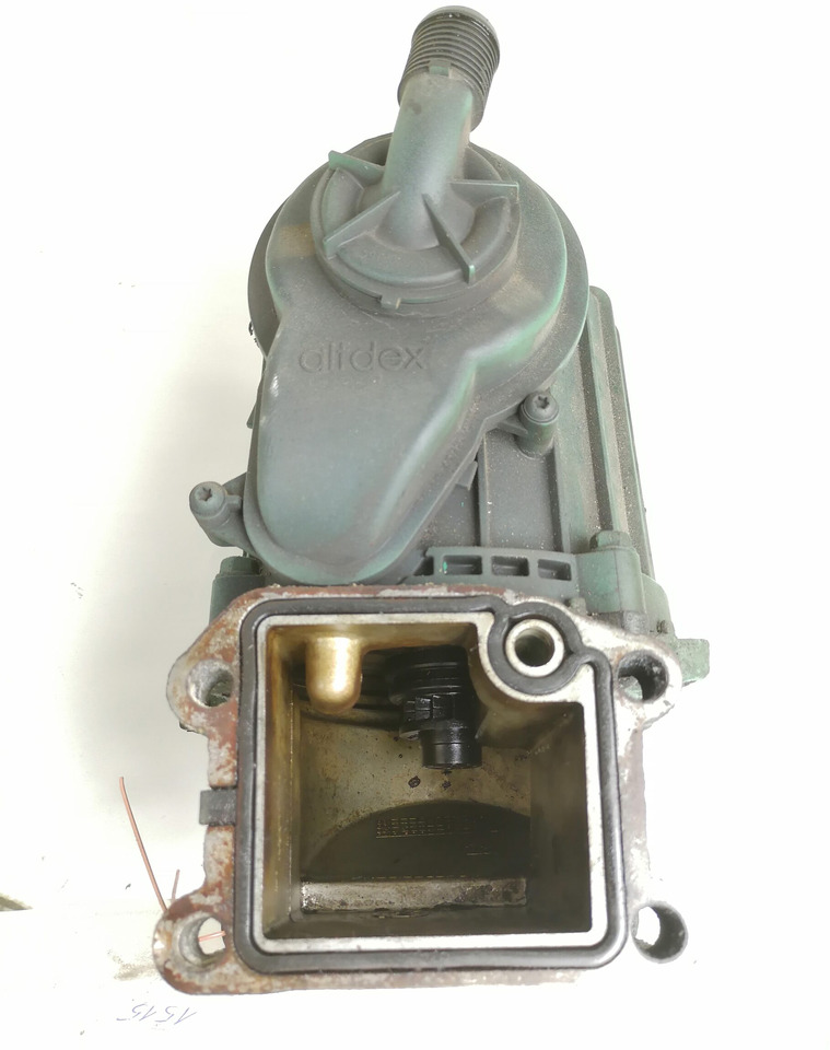 Volvo Karterituulutuse õliaurude separaator 21373007 - Cárter para Camión: foto 2 Volvo Karterituulutuse õliaurude separaator 21373007 - Cárter para Camión: foto 2