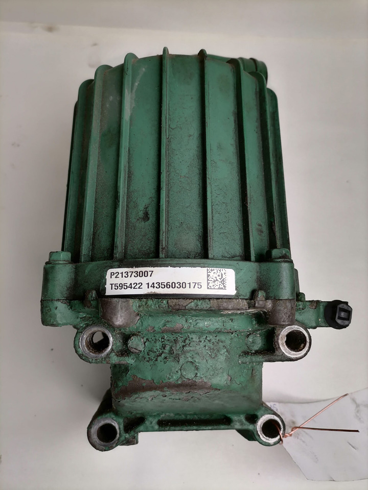 Volvo Karterituulutuse õliaurude separaator 21373007 - Cárter para Camión: foto 3 Volvo Karterituulutuse õliaurude separaator 21373007 - Cárter para Camión: foto 3