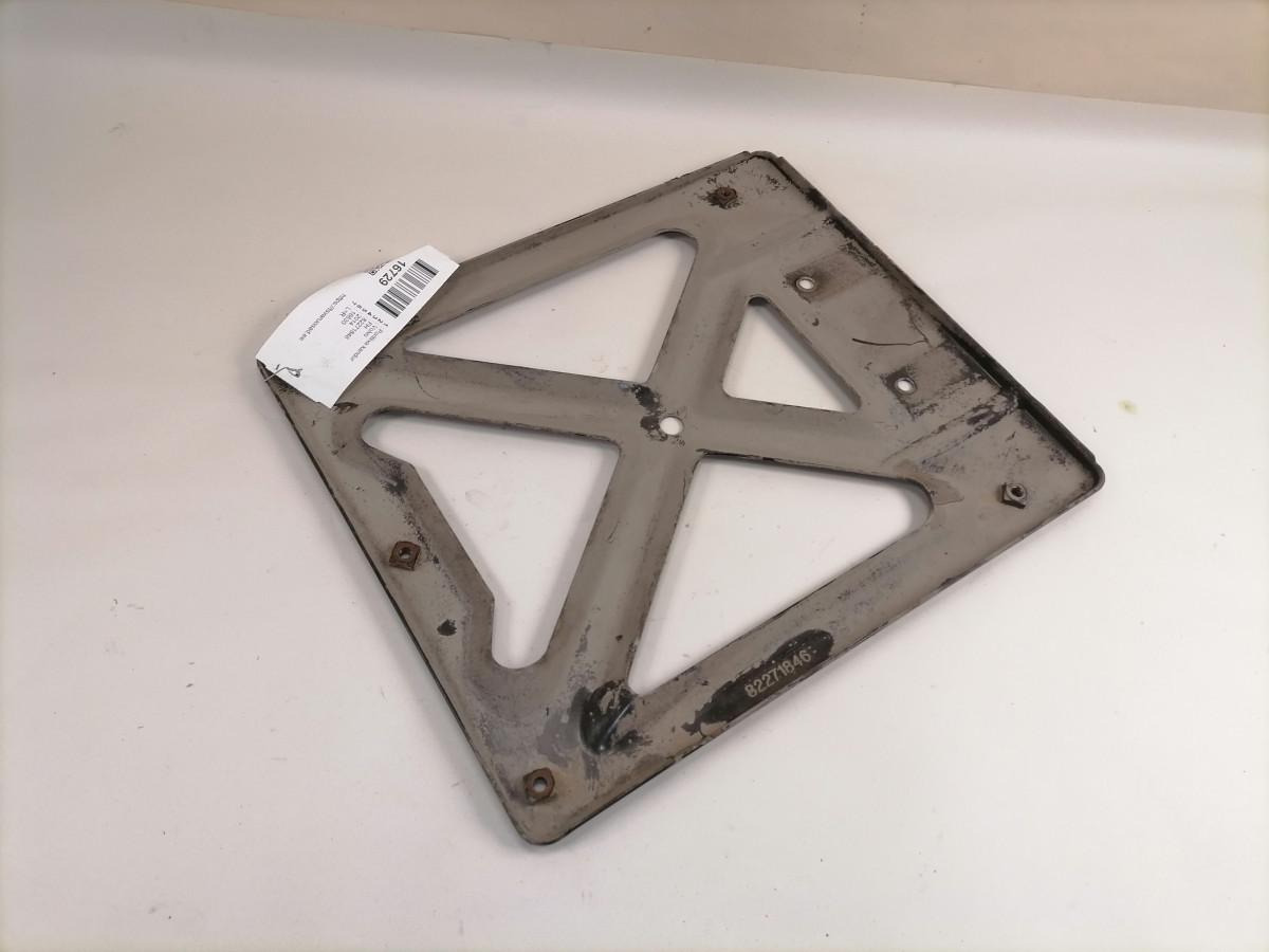 Volvo Mudguard bracket 82271846 - Pieza universal para Camión: foto 2 Volvo Mudguard bracket 82271846 - Pieza universal para Camión: foto 2