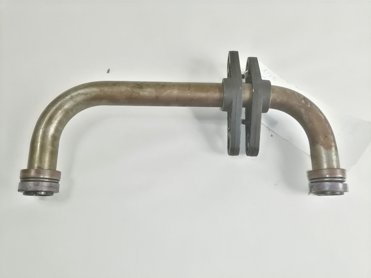 Volvo Oil pump pipe 21599109 - Bomba de aceite para Camión: foto 2 Volvo Oil pump pipe 21599109 - Bomba de aceite para Camión: foto 2