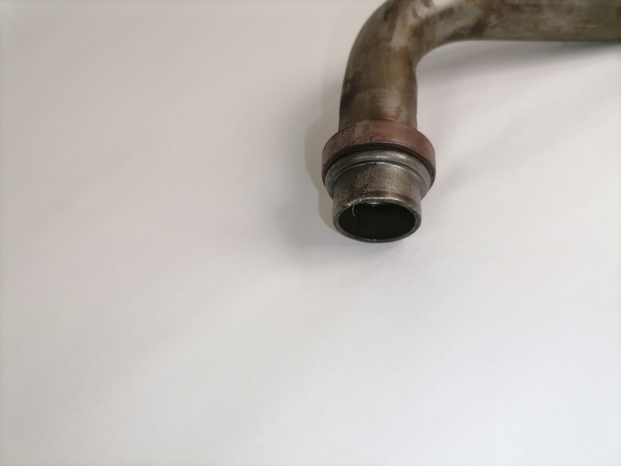 Volvo Oil pump pipe 21599113 - Bomba de aceite para Camión: foto 3 Volvo Oil pump pipe 21599113 - Bomba de aceite para Camión: foto 3