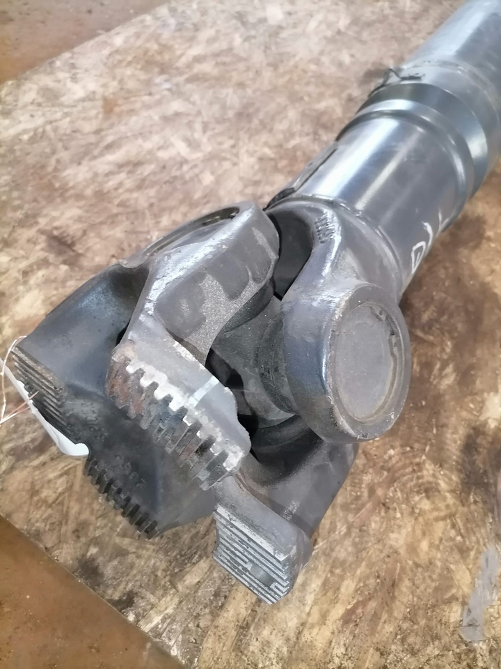 Volvo Propeller shaft 1067769 - Árbol de transmisión para Camión: foto 4 Volvo Propeller shaft 1067769 - Árbol de transmisión para Camión: foto 4