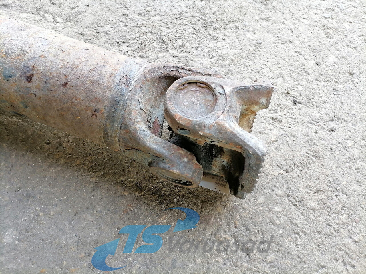 Volvo Propeller shaft 20735186 - Árbol de transmisión para Camión: foto 3 Volvo Propeller shaft 20735186 - Árbol de transmisión para Camión: foto 3