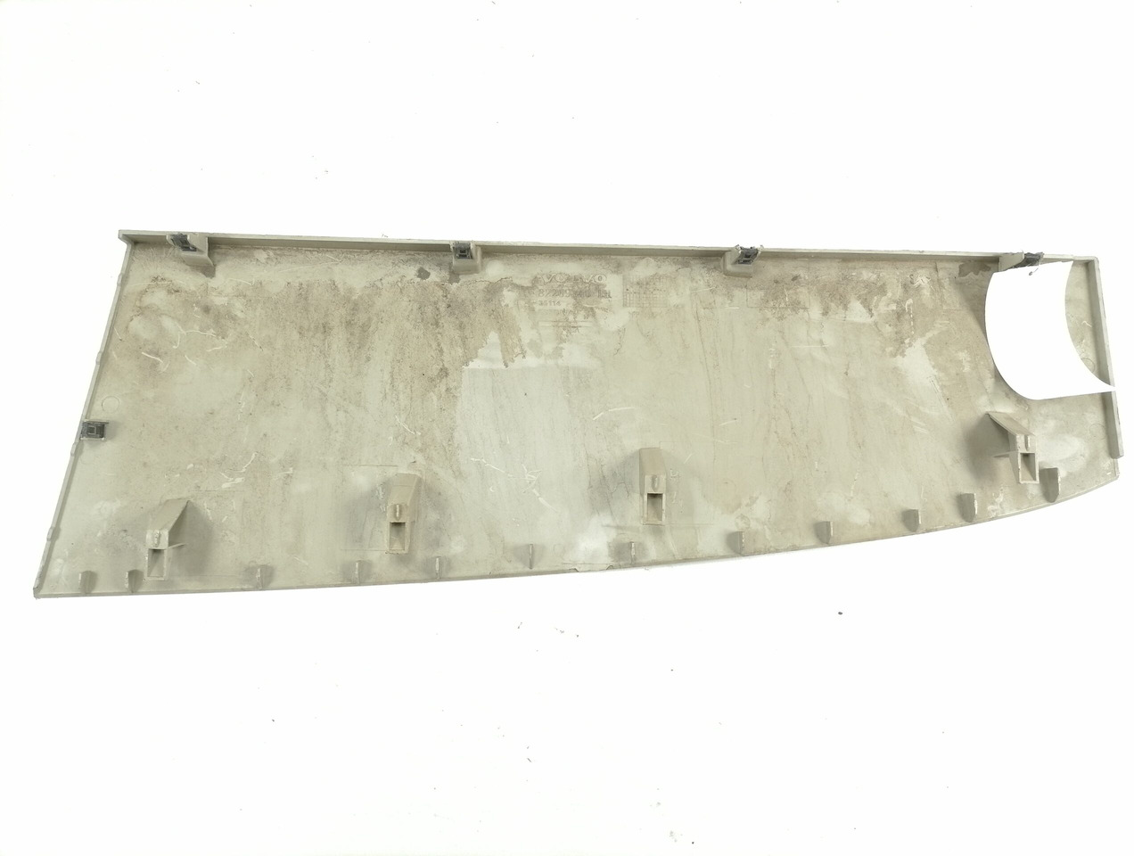 Volvo Salongi plastik 82269340 - Pieza universal para Camión: foto 2 Volvo Salongi plastik 82269340 - Pieza universal para Camión: foto 2