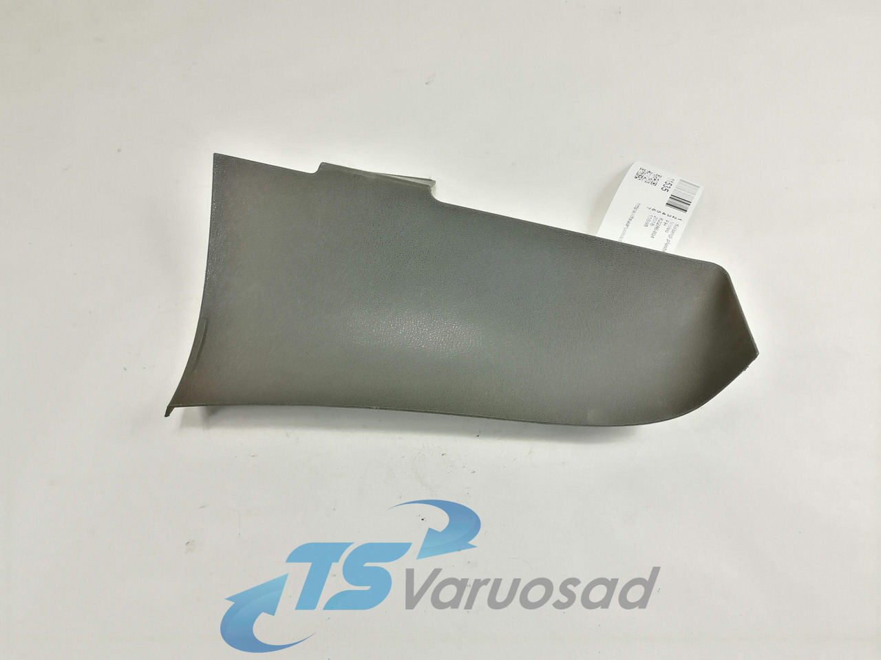 Volvo Salongi plastik 82286404 - Pieza universal para Camión: foto 1 Volvo Salongi plastik 82286404 - Pieza universal para Camión: foto 1