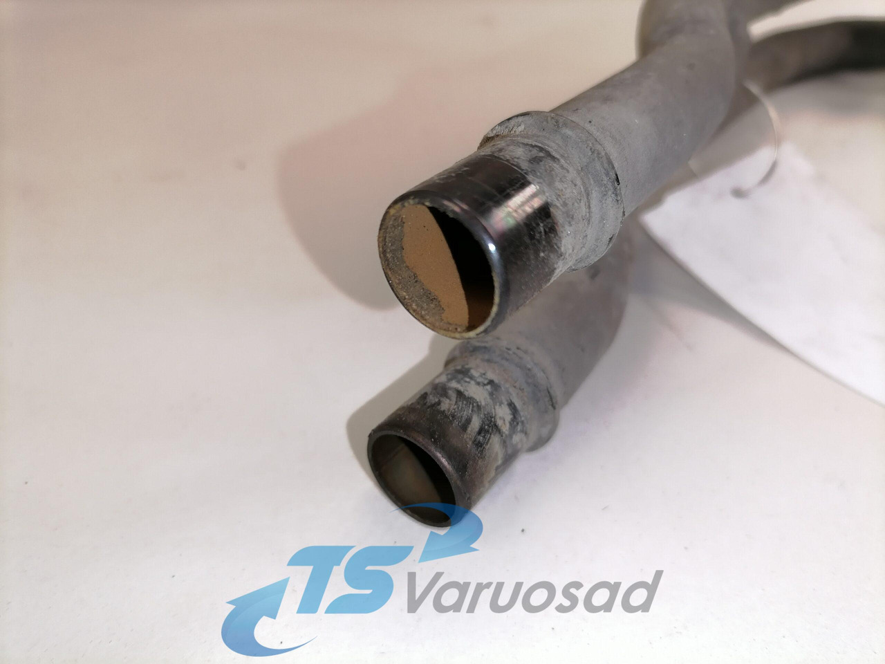 Volvo Salongisoojendus torud 82819703 - Calefacción/ Ventilación para Camión: foto 4 Volvo Salongisoojendus torud 82819703 - Calefacción/ Ventilación para Camión: foto 4