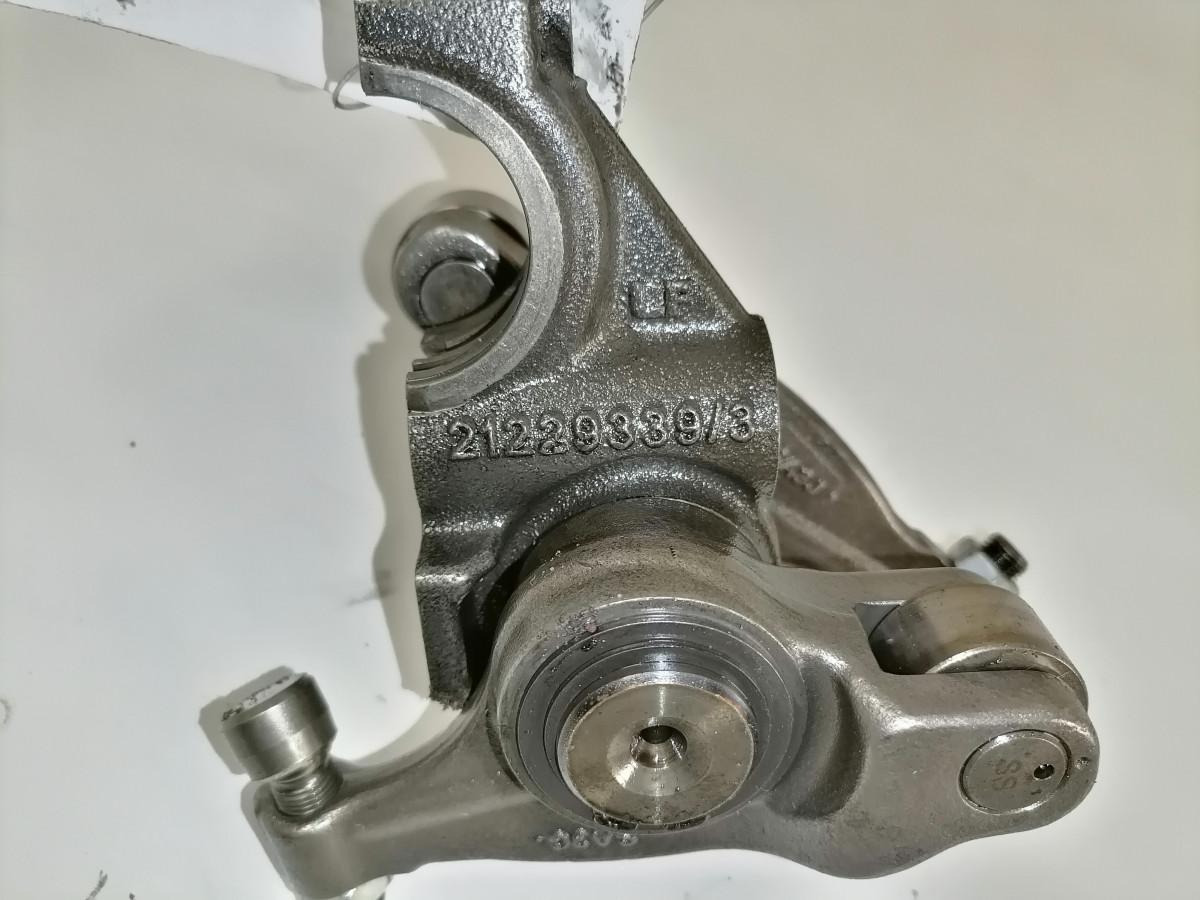 Volvo Set of rockers with shaft 21796360 - Pieza universal para Camión: foto 4 Volvo Set of rockers with shaft 21796360 - Pieza universal para Camión: foto 4