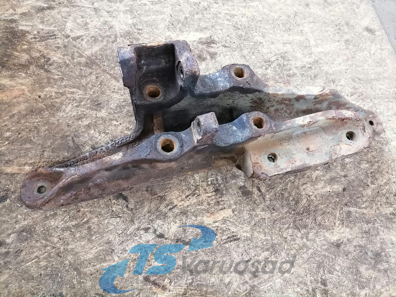 Volvo Volvo drive axle / axle mounting / airbag carrier 20428752 - Eje y piezas para Camión: foto 2 Volvo Volvo drive axle / axle mounting / airbag carrier 20428752 - Eje y piezas para Camión: foto 2