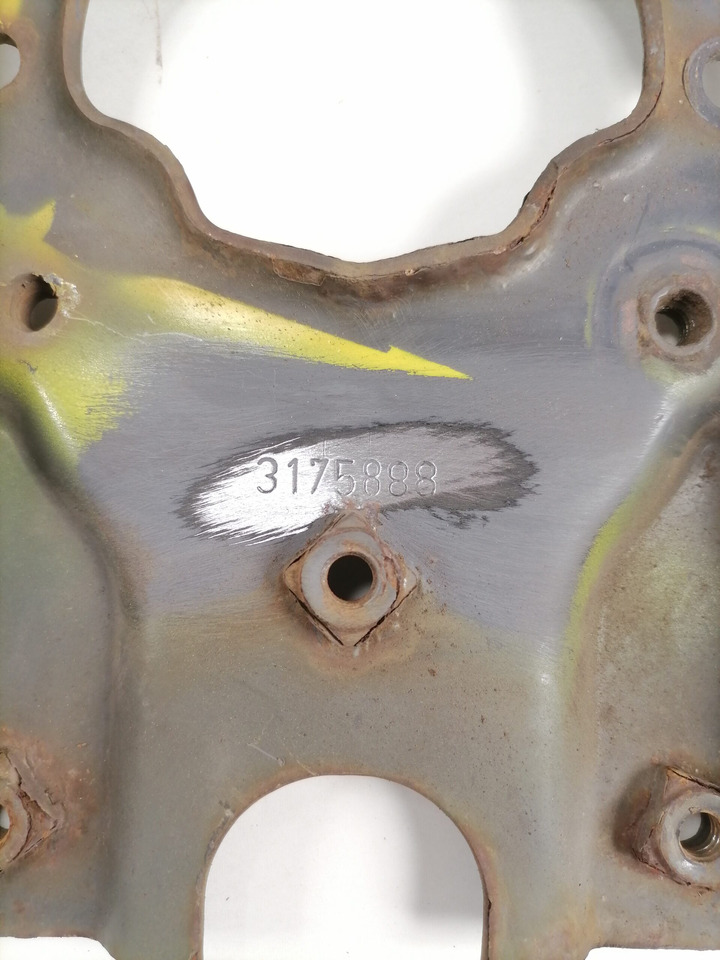 Volvo light bracket 3175888 - Luz/ Iluminación para Camión: foto 3 Volvo light bracket 3175888 - Luz/ Iluminación para Camión: foto 3