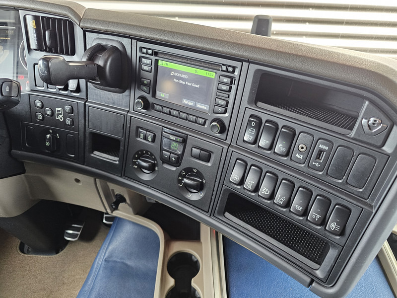 Cabeza tractora Scania R580 V8 / 2 TANKS / 4x2 / FULL AIR / PTO: foto 19