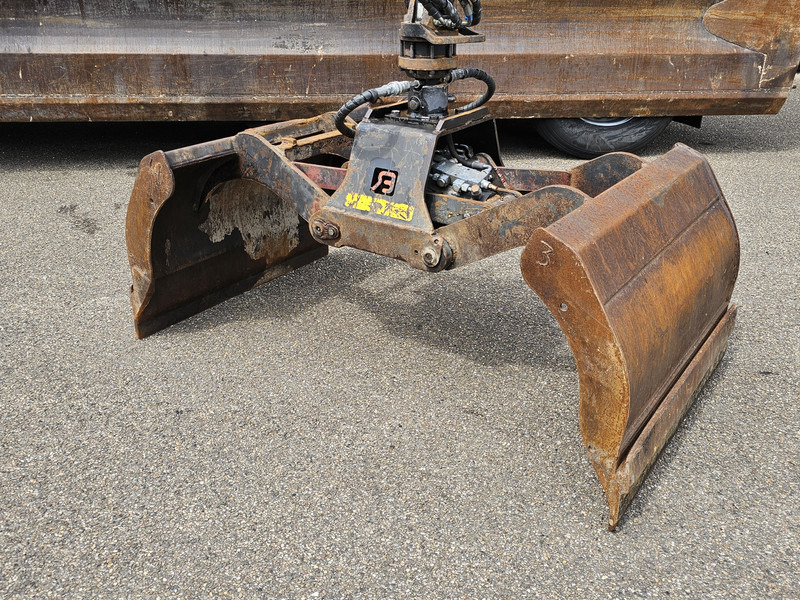 DAF TATRA 6X6 / T158/II / 2 SIDE TIPPER - HMF Z CRANE - Camión volquete, Camión grúa: foto 5 DAF TATRA 6X6 / T158/II / 2 SIDE TIPPER - HMF Z CRANE - Camión volquete, Camión grúa: foto 5