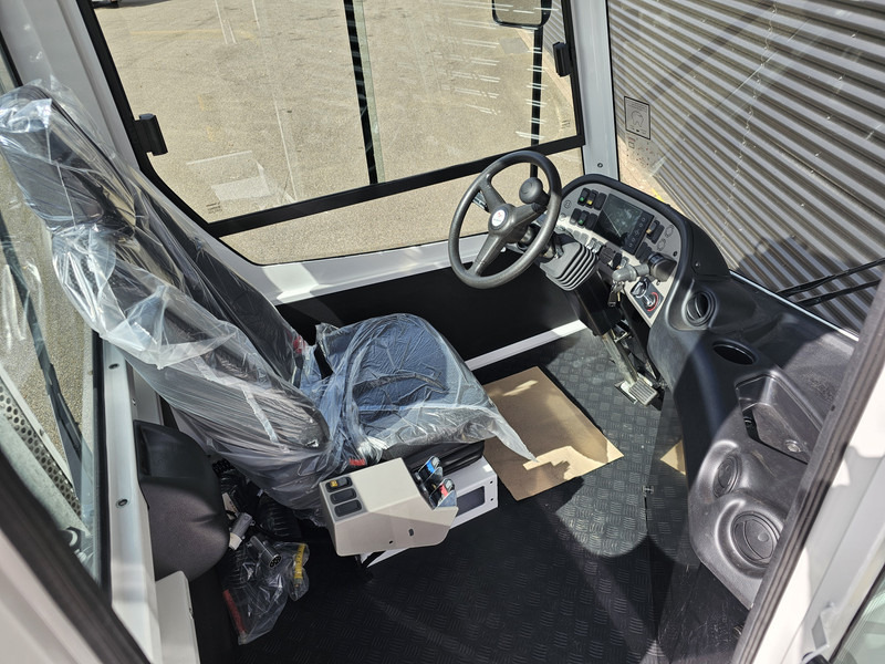 Tractor industrial Terberg YT193 / !!NEW!! / TERMINAL / RANGEERTREKKER: foto 12 Tractor industrial Terberg YT193 / !!NEW!! / TERMINAL / RANGEERTREKKER: foto 12