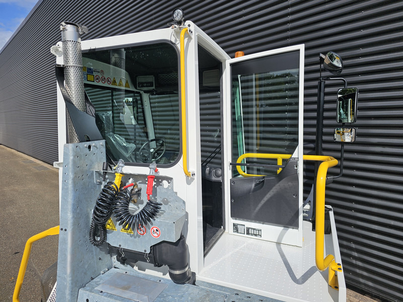 Tractor industrial Terberg YT193 / !!NEW!! / TERMINAL / RANGEERTREKKER: foto 11 Tractor industrial Terberg YT193 / !!NEW!! / TERMINAL / RANGEERTREKKER: foto 11