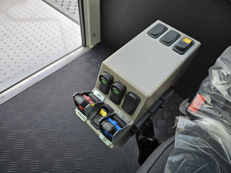 Tractor industrial Terberg YT193 / !!NEW!! / TERMINAL / RANGEERTREKKER: foto 18 Tractor industrial Terberg YT193 / !!NEW!! / TERMINAL / RANGEERTREKKER: foto 18