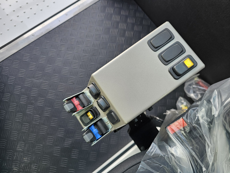 Tractor industrial Terberg YT193 / !!NEW!! / TERMINAL / RANGEERTREKKER: foto 17 Tractor industrial Terberg YT193 / !!NEW!! / TERMINAL / RANGEERTREKKER: foto 17