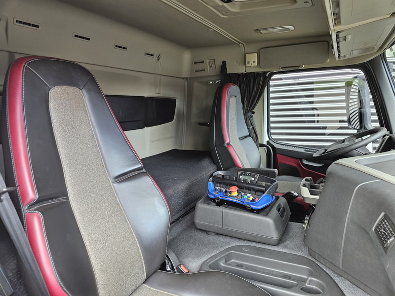 Camión caja abierta, Camión grúa Volvo FM 500 8x4*4 / HMF 5020 K6 + JIB K4 / CRANE - KRAN: foto 19 Camión caja abierta, Camión grúa Volvo FM 500 8x4*4 / HMF 5020 K6 + JIB K4 / CRANE - KRAN: foto 19