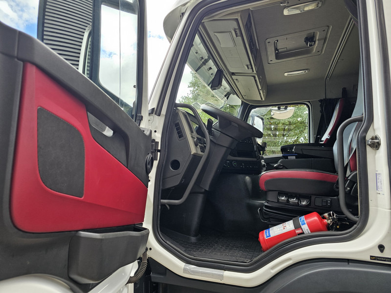 Camión caja abierta, Camión grúa Volvo FM 500 8x4*4 / HMF 5020 K6 + JIB K4 / CRANE - KRAN: foto 18 Camión caja abierta, Camión grúa Volvo FM 500 8x4*4 / HMF 5020 K6 + JIB K4 / CRANE - KRAN: foto 18