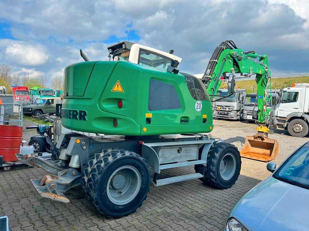 Liebherr A 912 Compact 3X Löffel 3 X Buckets Liebherr A 912 Compact guter Zustand - Excavadora de ruedas: foto 5 Liebherr A 912 Compact 3X Löffel 3 X Buckets Liebherr A 912 Compact guter Zustand - Excavadora de ruedas: foto 5