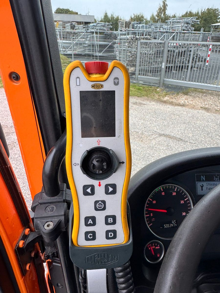 MAN 26.440 6X2 Meiller RK 20.70 mit Funk - Camión multibasculante: foto 4 MAN 26.440 6X2 Meiller RK 20.70 mit Funk - Camión multibasculante: foto 4