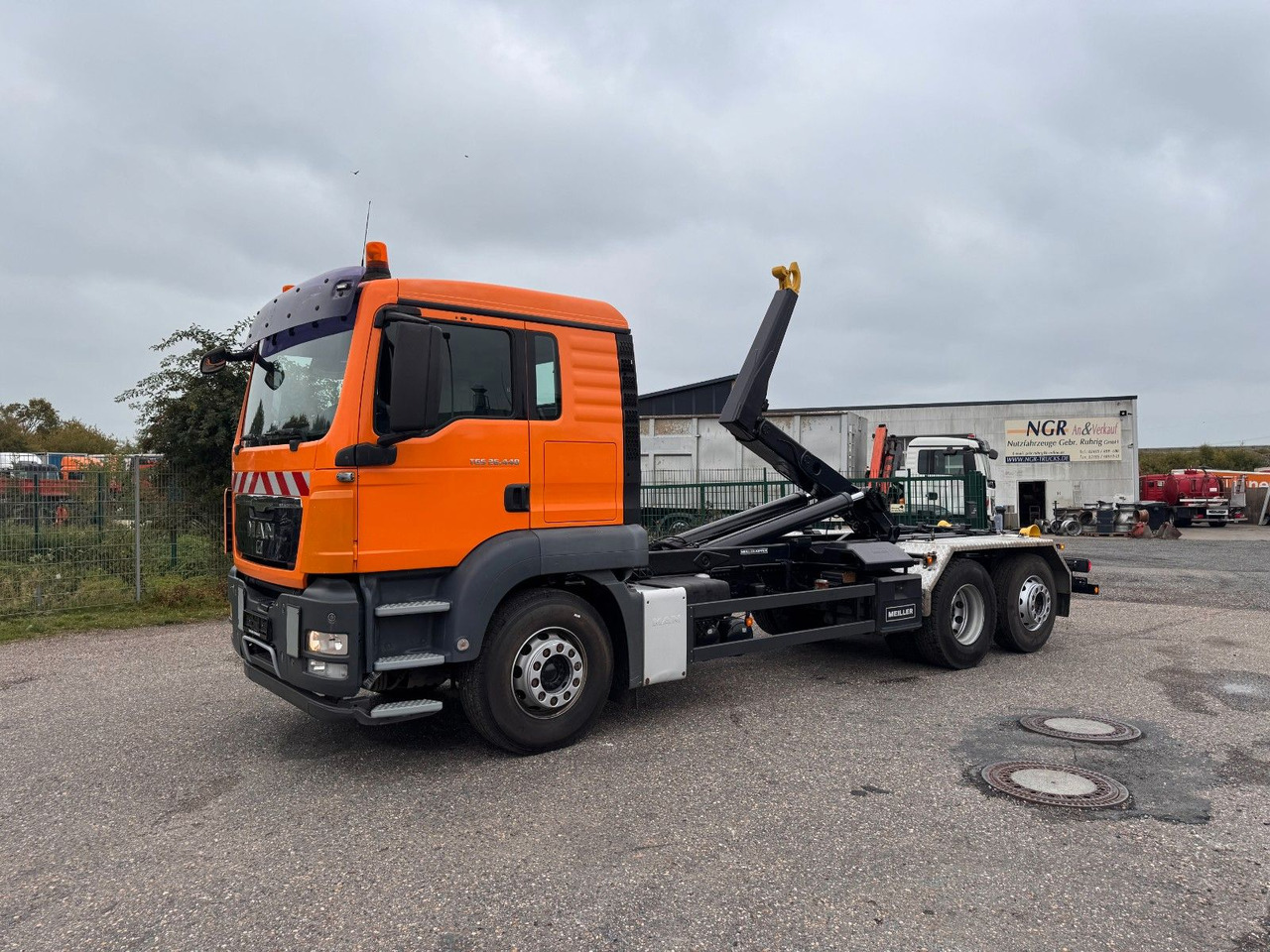 Arrendamiento de  MAN 26.440 6X2 Meiller RK 20.70  mit Funk MAN 26.440 6X2 Meiller RK 20.70  mit Funk: foto 12