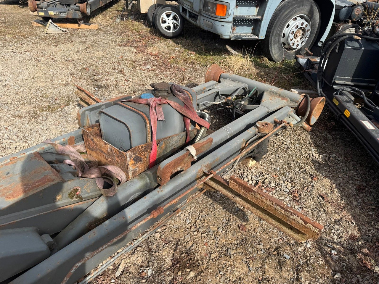 Meiller Abrollaufbau für 6X4 mit 3,90 Radstand - Camión multibasculante: foto 5 Meiller Abrollaufbau für 6X4 mit 3,90 Radstand - Camión multibasculante: foto 5