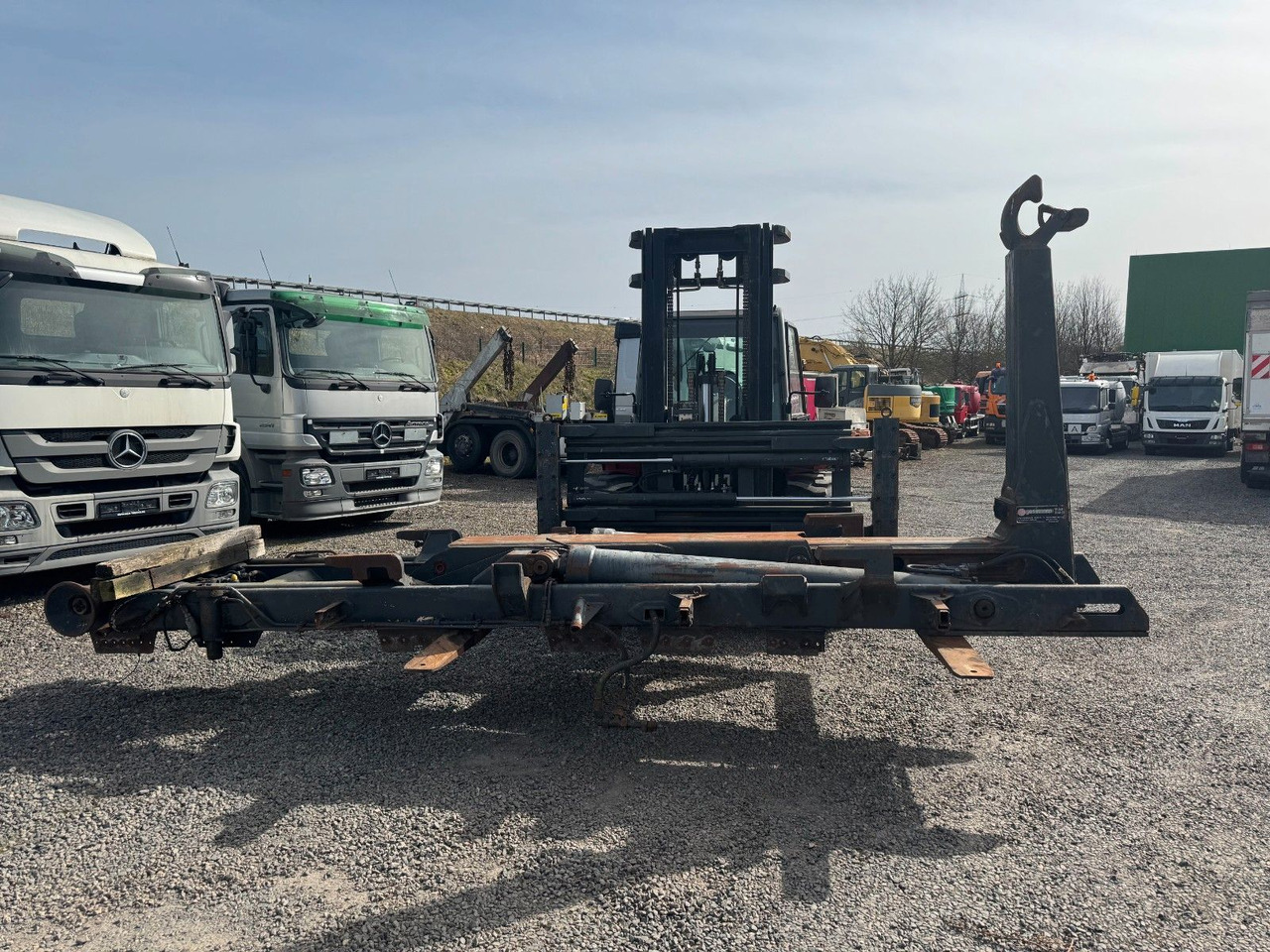 Meiller Abrollaufbau für 6X4 mit 3,90 Radstand - Camión multibasculante: foto 2 Meiller Abrollaufbau für 6X4 mit 3,90 Radstand - Camión multibasculante: foto 2