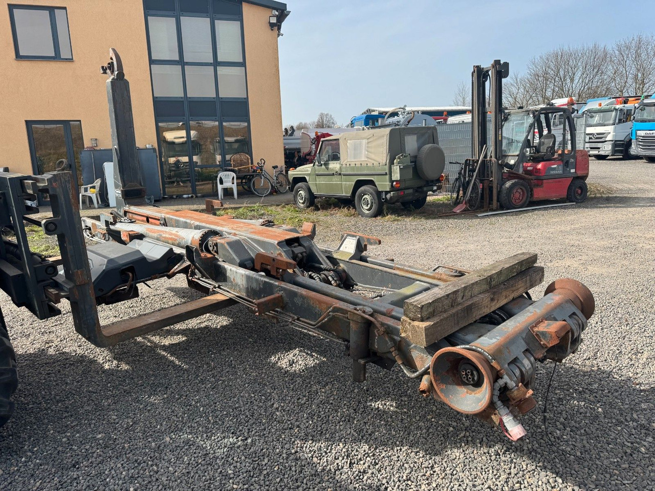 Meiller Abrollaufbau für 6X4 mit 3,90 Radstand - Camión multibasculante: foto 5 Meiller Abrollaufbau für 6X4 mit 3,90 Radstand - Camión multibasculante: foto 5