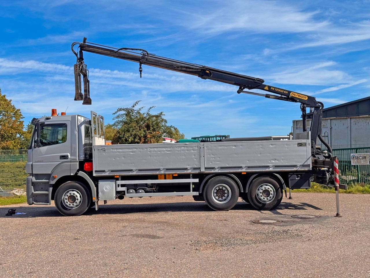Mercedes-Benz 2540 6X2 Pritsche Palfinger PK 12002 mit Funk - Camión grúa: foto 1 Mercedes-Benz 2540 6X2 Pritsche Palfinger PK 12002 mit Funk - Camión grúa: foto 1