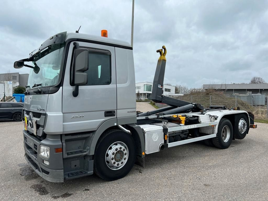 Mercedes-Benz 2541 6X2 Retarder VDL Abroller  - Camión multibasculante: foto 1 Mercedes-Benz 2541 6X2 Retarder VDL Abroller  - Camión multibasculante: foto 1