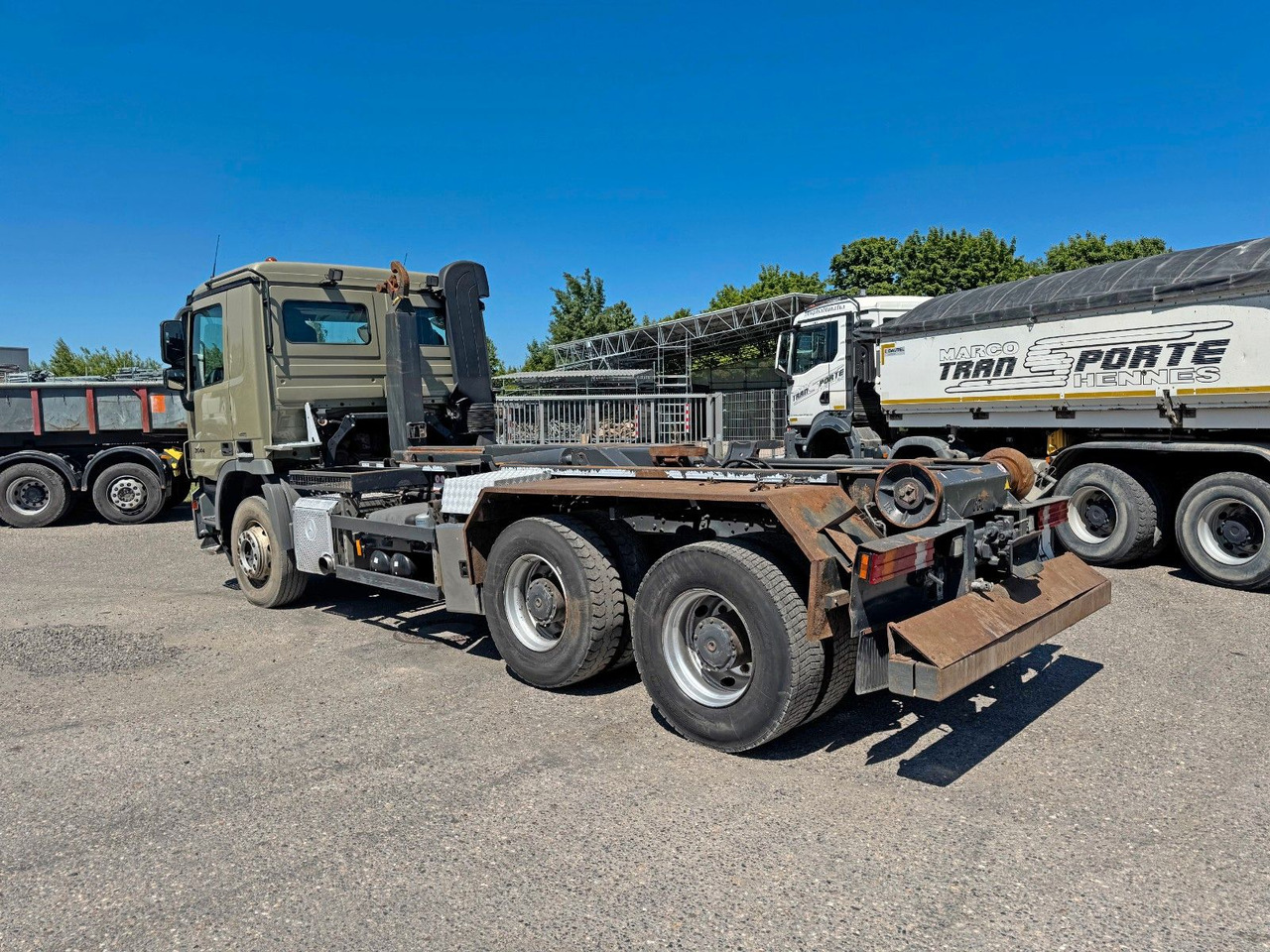 Mercedes-Benz 2644 6X4 VDL Abroller mit 3,90 Radstand Blatt BL - Camión multibasculante: foto 1 Mercedes-Benz 2644 6X4 VDL Abroller mit 3,90 Radstand Blatt BL - Camión multibasculante: foto 1