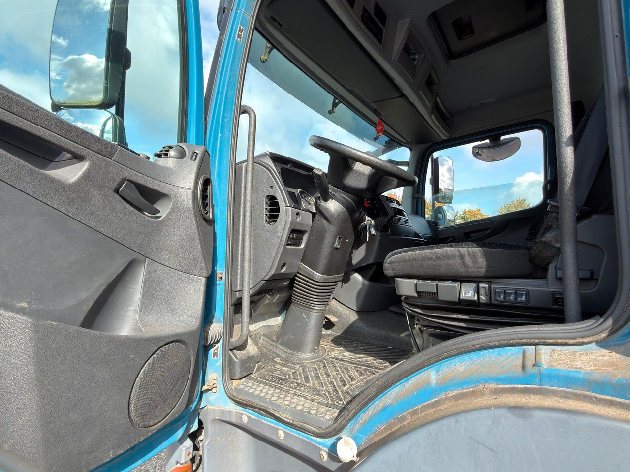 Furgoneta con lona Mercedes-Benz 818 4X2 Pritsche & Plane & Tang Pritsche & Plane Mercedes-Benz 818 4X2 Pritsche & Plane & Tang Pritsche & Plane: foto 12 Furgoneta con lona Mercedes-Benz 818 4X2 Pritsche & Plane & Tang Pritsche & Plane Mercedes-Benz 818 4X2 Pritsche & Plane & Tang Pritsche & Plane: foto 12