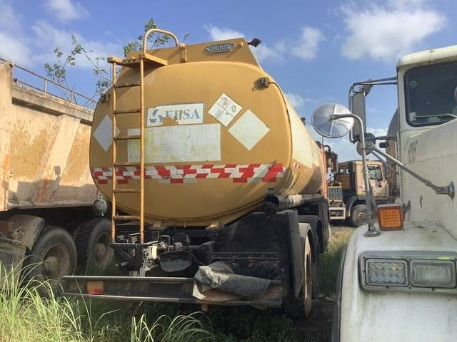 MAN 33.414-V20 - Camión cisterna: foto 3 MAN 33.414-V20 - Camión cisterna: foto 3