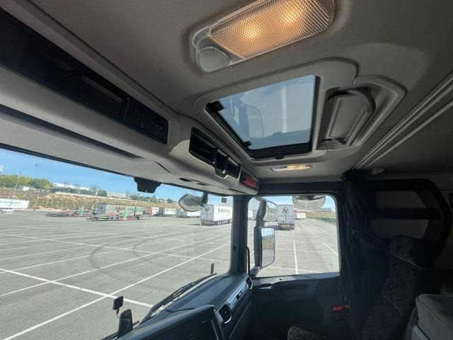 Cabeza tractora Scania P410: foto 20