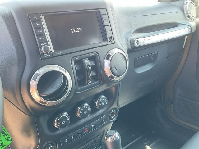 Coche Jeep Wrangler JK Command: foto 20 Coche Jeep Wrangler JK Command: foto 20