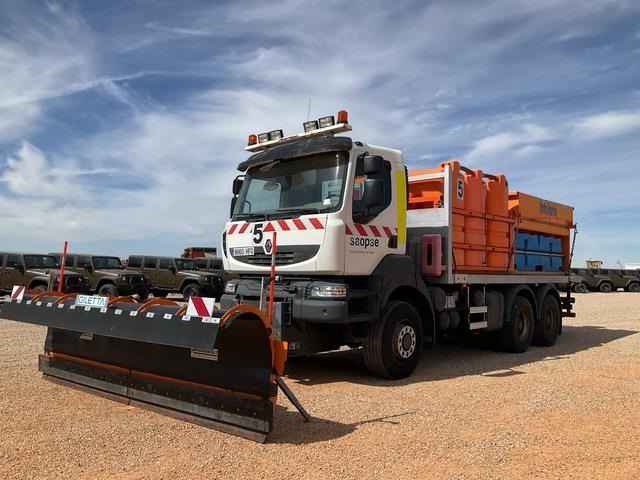 Renault Kerax 380DXI - Máquina quitanieve: foto 1 Renault Kerax 380DXI - Máquina quitanieve: foto 1