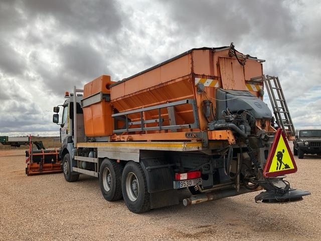 Renault Kerax - Máquina quitanieve: foto 2 Renault Kerax - Máquina quitanieve: foto 2