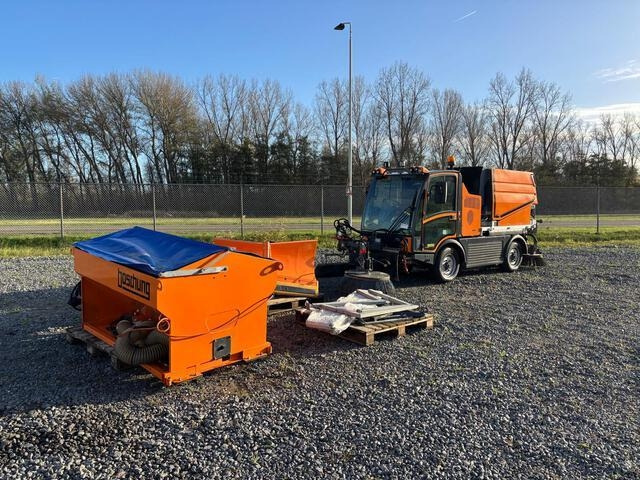 Boschung Pony P4T - Barredora vial: foto 1 Boschung Pony P4T - Barredora vial: foto 1