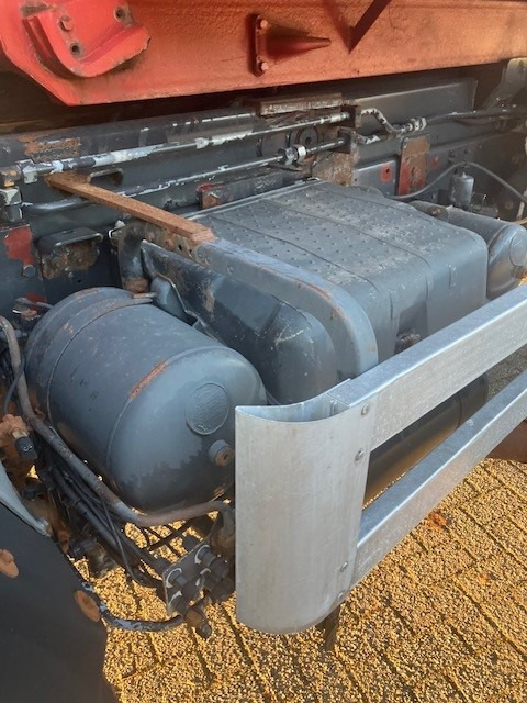 Camión multibasculante para transporte de contenedores MERCEDES-BENZ SK 1831: foto 9